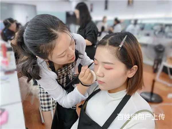 徐州专业的美容美发培训学校 - 图片 1