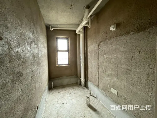 中央公园C区14楼，128平，三室二厅二卫，毛坯。86万过户 - 图片 7