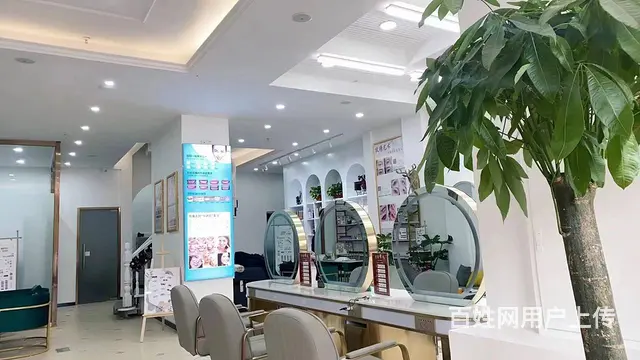 （房东直接出租）天心区友谊路63平方和300平方店铺出租 - 图片 1