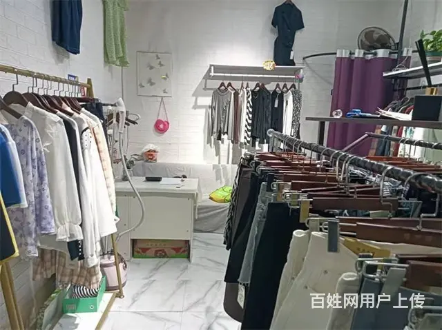 南门市场内18平服装店转让《同城搜铺网》 - 图片 1