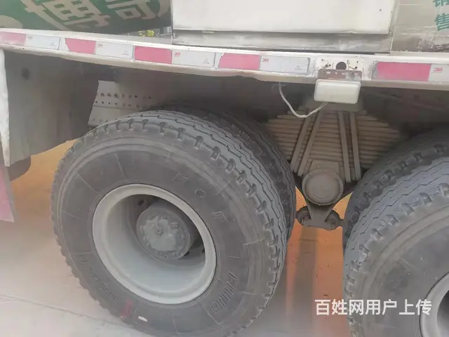 17年豪沃搅拌车 精品车况 - 图片 6