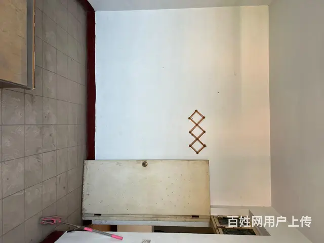 【搞定了！】总价1.9 馨苑十区附近 五楼非顶楼 两室一厅 - 图片 4