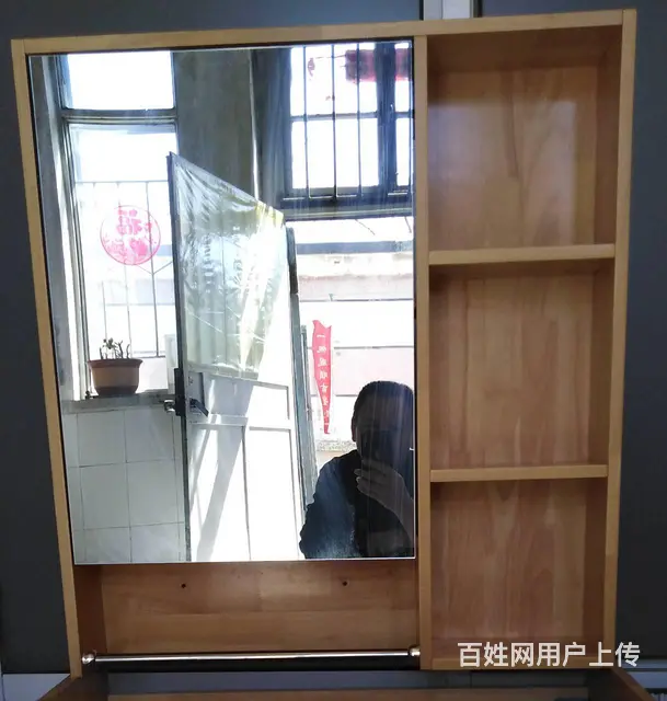 卫生间挂墙置物柜一个 - 图片 1