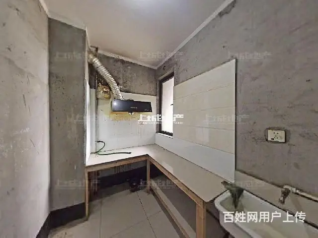 天山花园  房东急售 不靠铁路 中间楼层全天采光  纯毛胚 - 图片 3