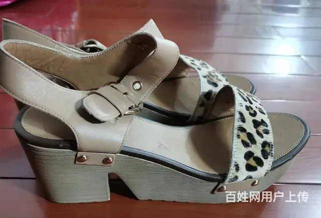 女凉鞋 - 图片 1