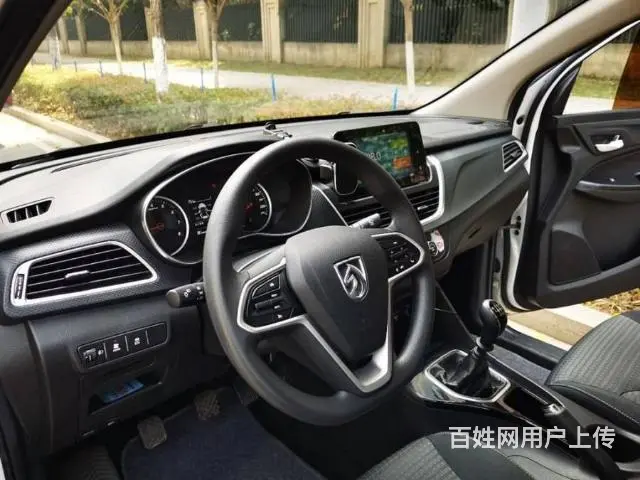 宝骏 宝骏730 2019款 1.5T 手动 时尚型7座 - 图片 4