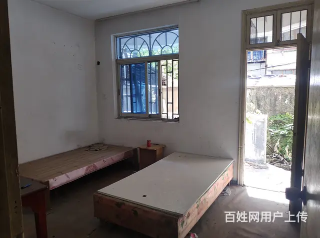 牛角巷简单装璜三室一厅一厨一卫有小院子房屋出售 - 图片 5