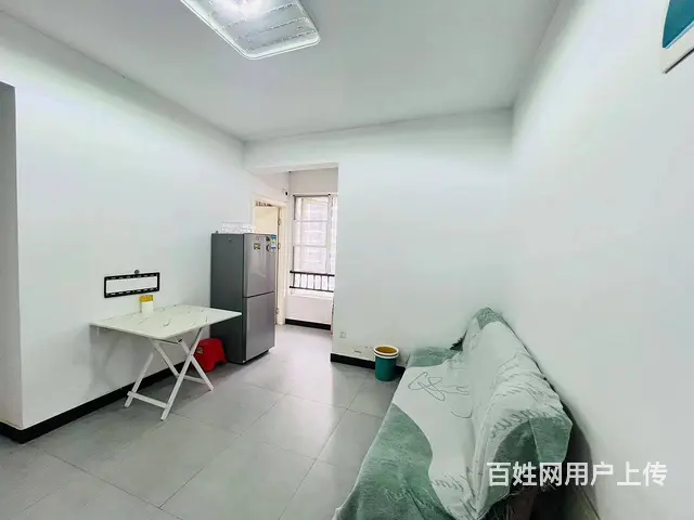 出门即地铁口 小吃一条街 近岳家嘴 直达 楚河汉街 - 图片 1
