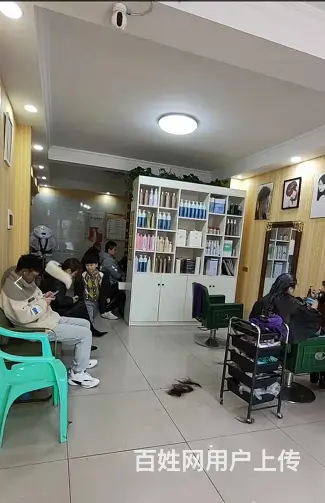 宜宾市叙州区城北新区康宁路160平美发店转让 - 图片 3