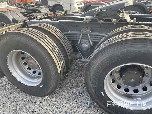 国五预挂牌 豪沃TX牵引车 440马力 双驱轻体 - 图片 5