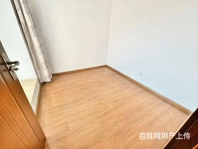 青瓷大宅 西南端3房 1 3 0 W 有税 此房要抢 - 图片 3