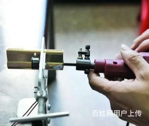 焦作武陟上门开汽车锁价格云台山景区附近快速上门开锁 - 图片 1