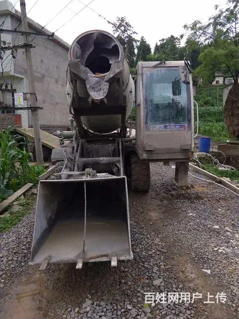 自动上料搅拌运输一体车 - 图片 4