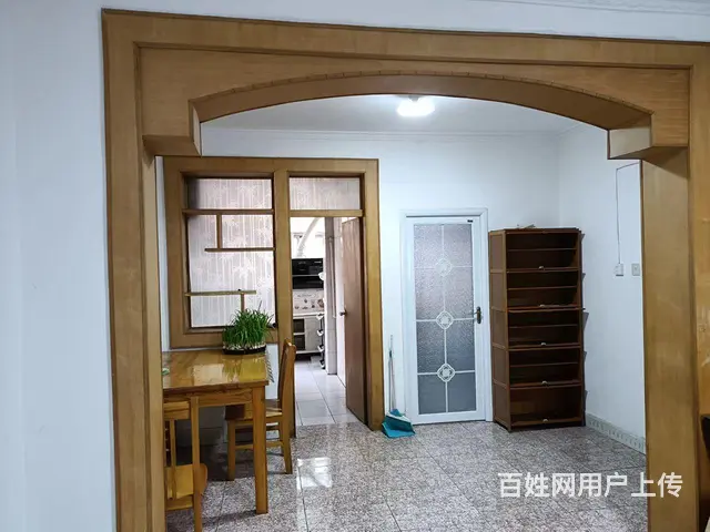 干净整洁的二楼房子出租 - 图片 1