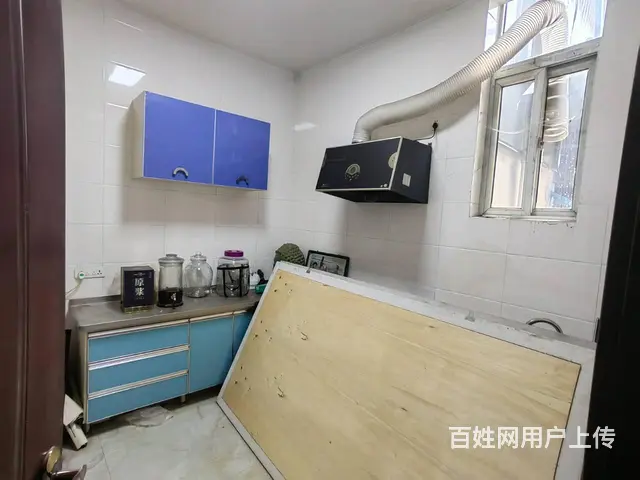 （个人房源出租）老城区春都路附近写字楼，可住宿可分割， - 图片 1