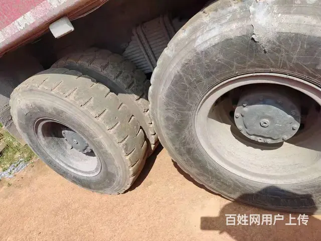 新进场两台后八轮自卸车350马力红岩杰狮5米8货厢 - 图片 11