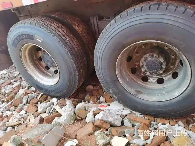 国四前四后八厢式车350马力东风柳汽霸龙9米6货厢 - 图片 4