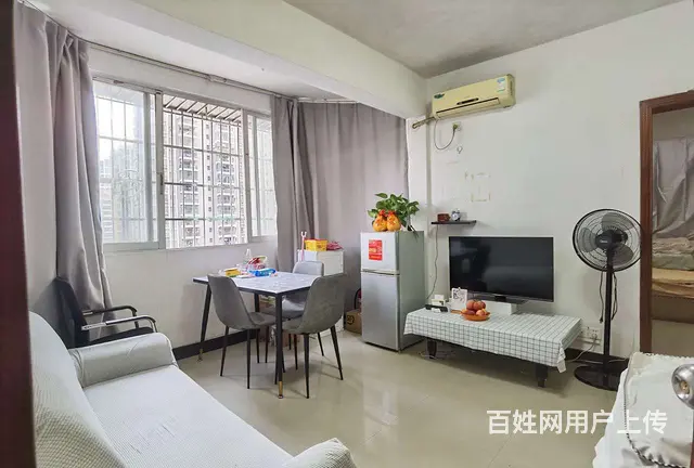 拱北关口龙城大厦电梯精装一房一厅出租，租价2000。近关口 - 图片 1