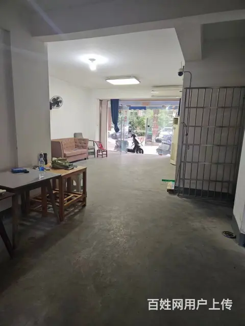 房东直租！学校，医院，大型安置小区门面出租编号2120 - 图片 9