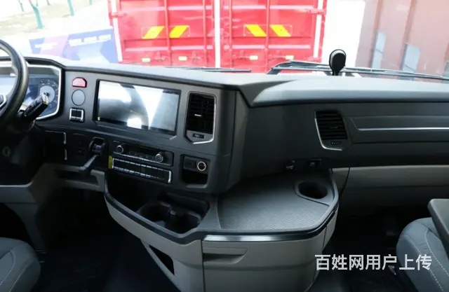 自动挡重汽豪沃9米6前四后四 三轴车厢式货车 国6 - 图片 9