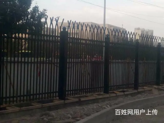 乌鲁木齐铁艺护栏  锌钢护栏 道路护栏 - 图片 6