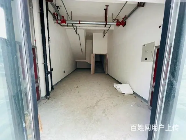 挑高六米，小区主门口五折出售 原价3.3万现价1.5万每平 - 图片 4