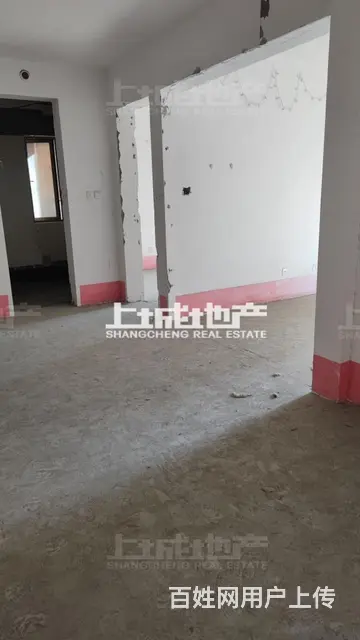 出门就是地铁口，纯毛坯房，可以任意装修，看房我这边有钥匙。 - 图片 8