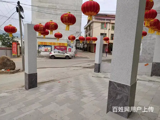 (麦子邦免费找店)房东直租,龙门镇菜市场出口三层临街商铺! - 图片 4