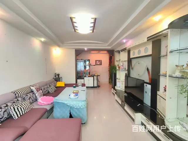 急售洪南路精装修三室两厅一卫低楼层采光好房间宽大停车方便有证 - 图片 1