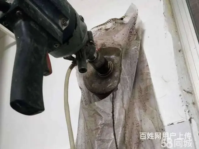 平湖专业开孔打孔钻孔水钻洗墙眼切割拆墙工程大小孔等 - 图片 4