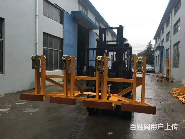 叉车抱桶器鹰嘴夹具吊具油桶车油桶搬运堆高车油桶吊夹 - 图片 2