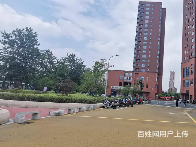 钟楼泰盈八千里小区大门口挑高5米8纯一楼沿街旺铺 - 图片 1