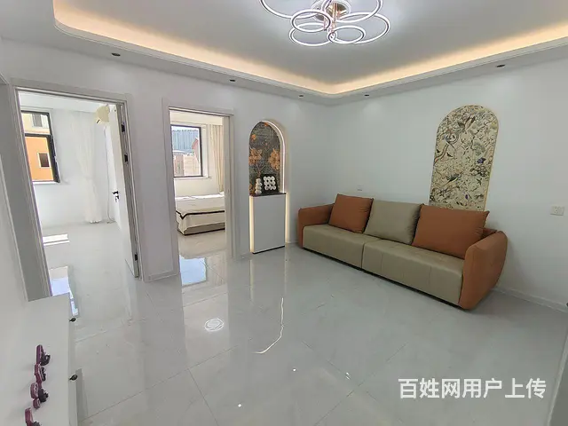 万达 火车站附近 两室一厅 地热 拎包入住 - 图片 1
