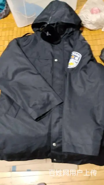 冻季警服上衣  全新   活领活面 - 图片 1