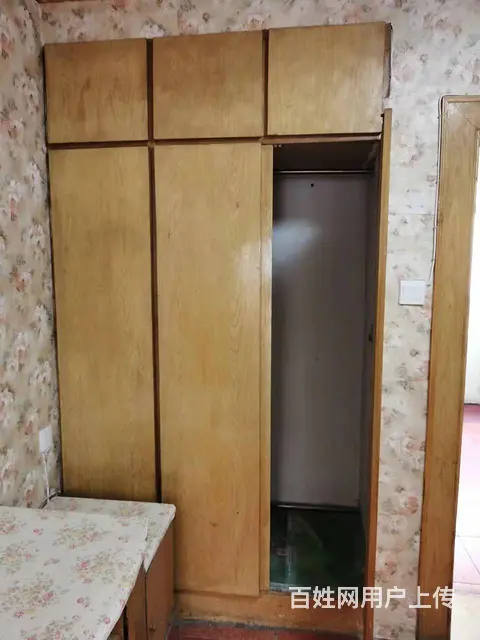 莲花3楼大1室1厅1000元齐全 - 图片 1
