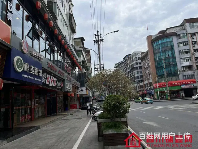 （四川铺鑫网）西华街路口300平餐饮店转让 - 图片 4