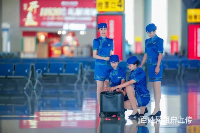 常州G全国高端就业聘高铁乘务员 - 图片 1