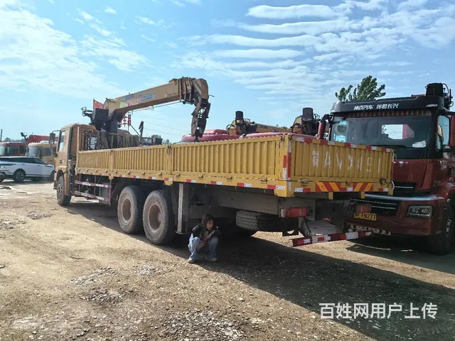 二手徐工12吨四节臂随车吊19年带保险个人低价可分 - 图片 4