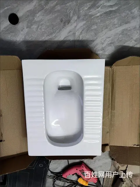 全新蹲便器+冲水水箱 - 图片 1