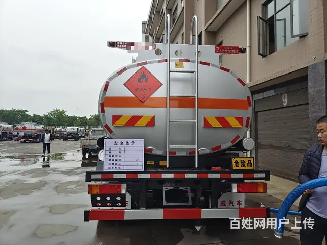 带暗仓23方东风景程小三轴运油车不超重上户无忧 - 图片 12