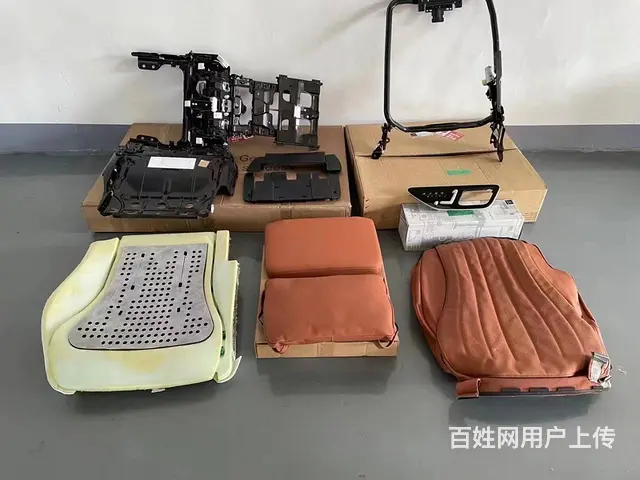 23款奔驰S400豪华型升级原厂后排电动腿托系统 - 图片 1