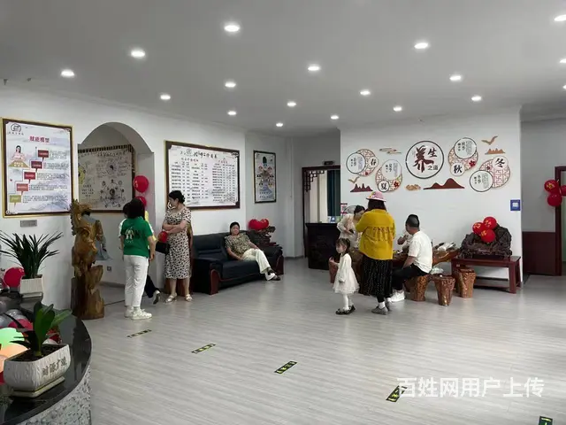 店铺位于瓮安县金龙豪城4-1-4-4门面，繁华地段，面积30 - 图片 4