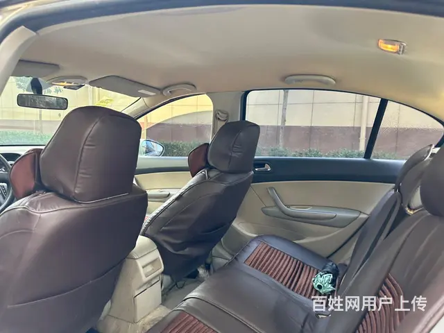 标致408 2011款 2.0 手动 舒适版 - 图片 4