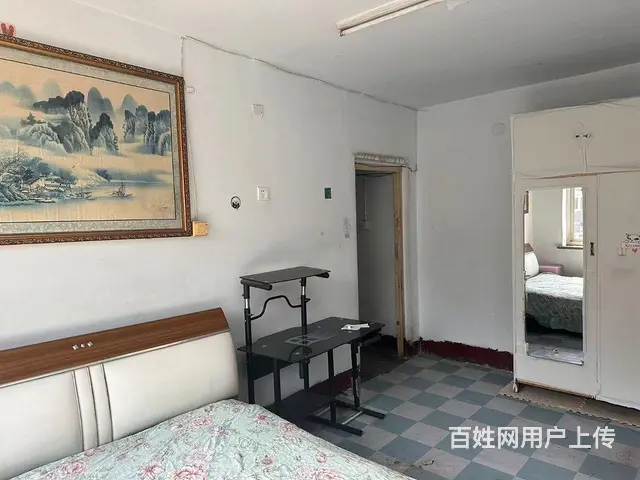 市中心大润发附近，3楼，一室简装， - 图片 1