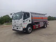 解放9.8方柴油运输车满载8吨油罐车送加油机