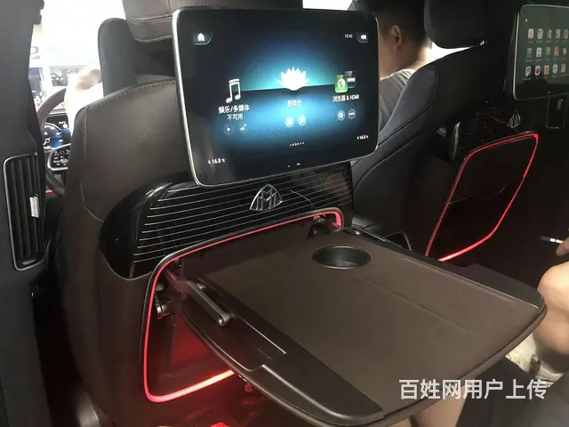 23款奔驰GLS450加装原厂后排娱乐系统 - 图片 4