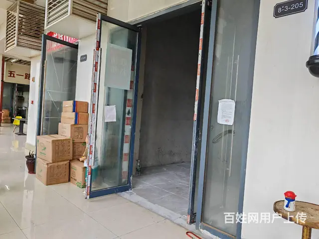 （51旺铺推荐）秀英区远大购物中心60平铺面出租 - 图片 1