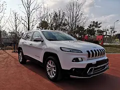 Jeep 自由光 2016款 2.4 手自一体 专业版+智能