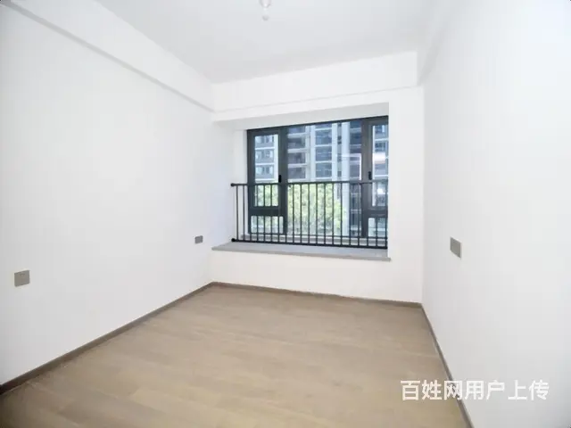 近地铁，夹边套，南边对小区花园，两梯三户，诚心出售。 - 图片 3