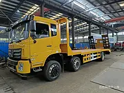 东风D17新款三轴28吨挖机拖车 板长7.5米